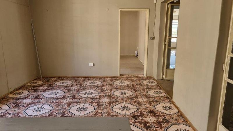 5 Bedroom Property for Sale in Ladybrand Free State